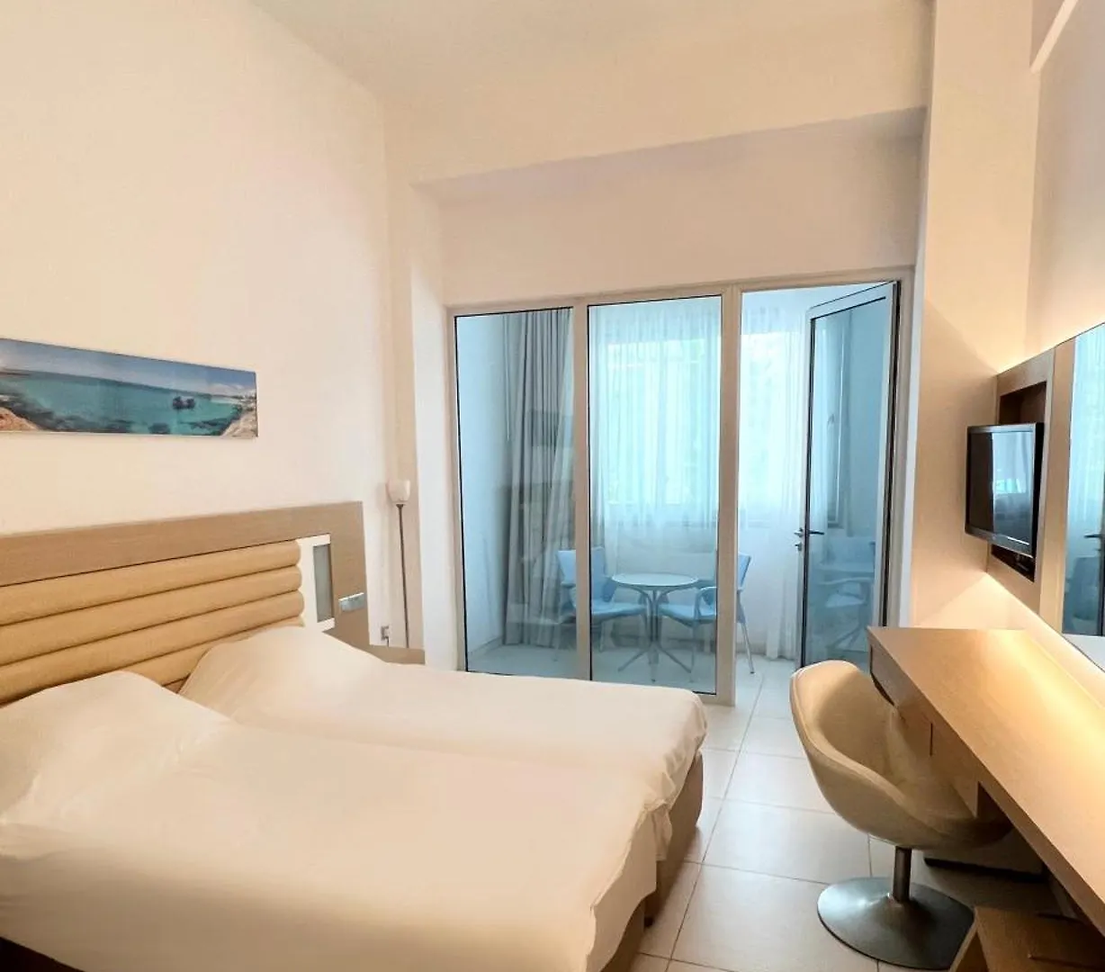 Vrissaki Beach Hotel Protaras 4*,