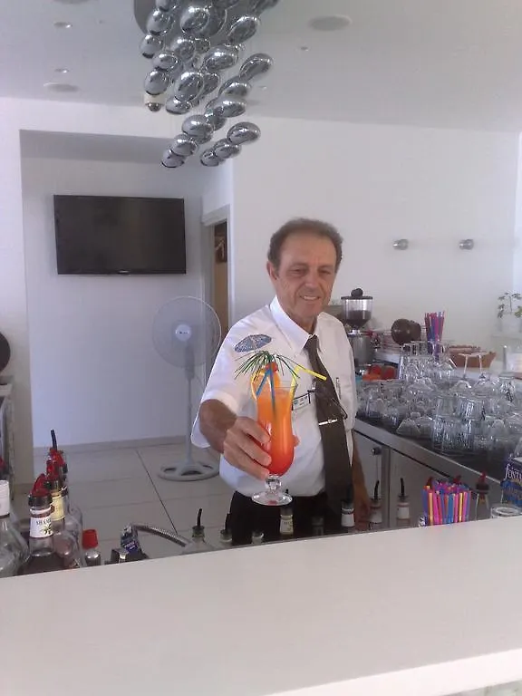 Vrissaki Beach Hotel Protaras 4*,